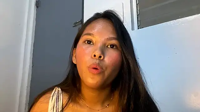 Snapshot of cherrynovax chatting on May 30, 6:10 am cherrynovax online show from May 30, 6:10 am