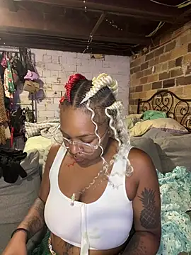 Snapshot of angelbby_ chatting on July 9, 2:04 am angelbby online show from July 9, 2:04 am