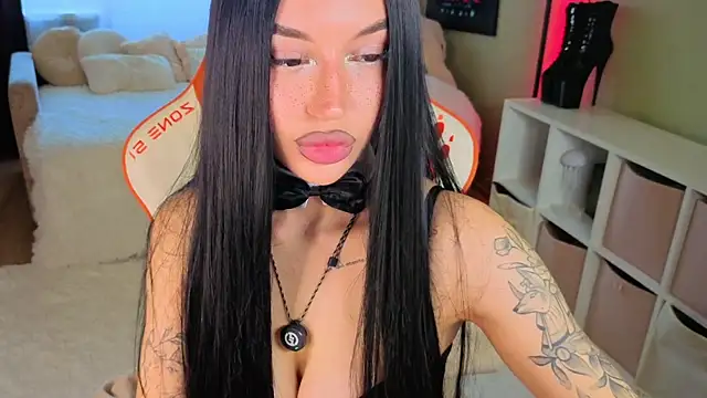 Regina Amour online show from July 12, 4:20 pm
