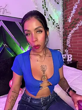 Snapshot of FiorellaBossh_ chatting on June 2, 12:56 am FiorellaBossh online show from June 2, 12:56 am