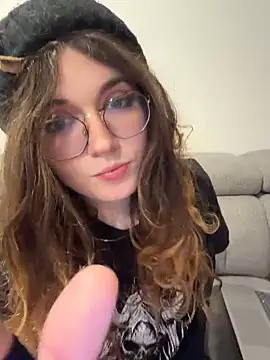 cutypiefull online show from May 16, 12:29 am