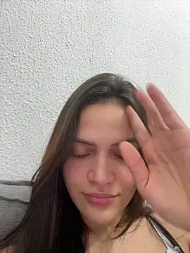 Snapshot of Sarah__hot chatting on May 27, 1:02 am Sarah hot online show from May 27, 1:02 am