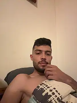 Snapshot of Z-man- chatting on July 4, 11:22 pm Z-man- online show from July 4, 11:22 pm