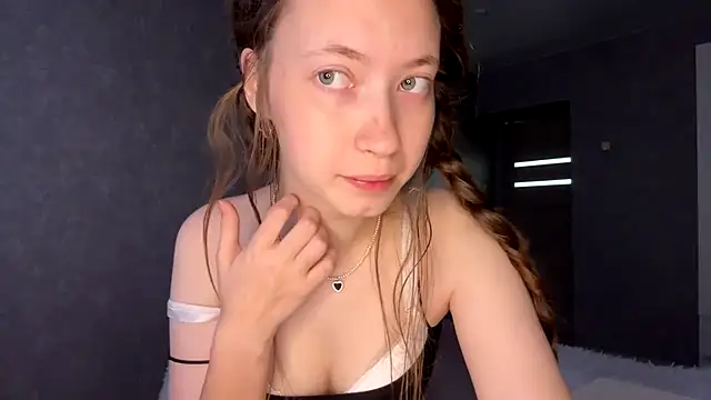 Snapshot of Emily_Mur_ chatting on July 3, 5:03 am Emily Mur online show from July 3, 5:03 am