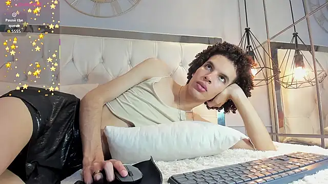 Snapshot of felix_haze chatting on July 15, 6:02 pm felix haze online show from July 15, 6:02 pm