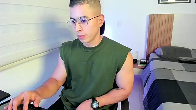 Snapshot of Jacob_Korst chatting on May 31, 12:30 am Jacob Korst online show from May 31, 12:30 am