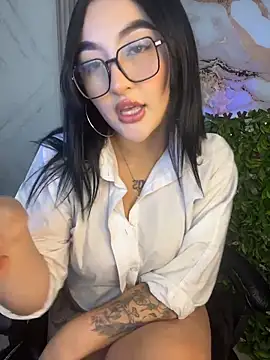 Snapshot of skarlet_ec chatting on May 12, 9:01 pm skarlet ec online show from May 12, 9:01 pm