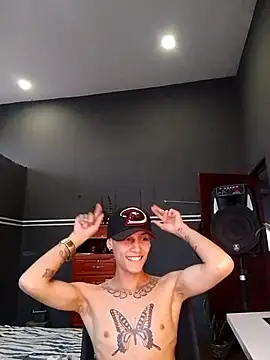 Snapshot of maxwell_crazy1 chatting on May 19, 10:49 pm maxwell crazy1 online show from May 19, 10:49 pm