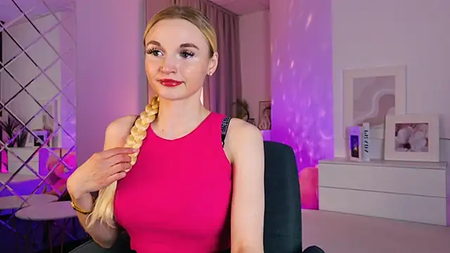 Mila  Lux online show from May 30, 8:28 pm
