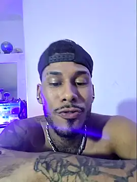 Snapshot of boyzac_ chatting on June 1, 6:59 am boyzac online show from June 1, 6:59 am