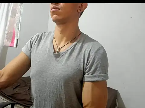 Snapshot of aquiles04 chatting on June 30, 3:02 pm aquiles04 online show from June 30, 3:02 pm