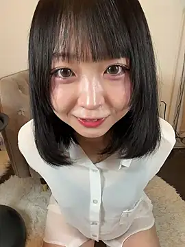 Snapshot of yu_nya chatting on May 14, 3:35 am yu nya online show from May 14, 3:35 am