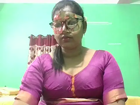 Snapshot of Kavya17 chatting on June 11, 6:17 pm Kavya17 online show from June 11, 6:17 pm