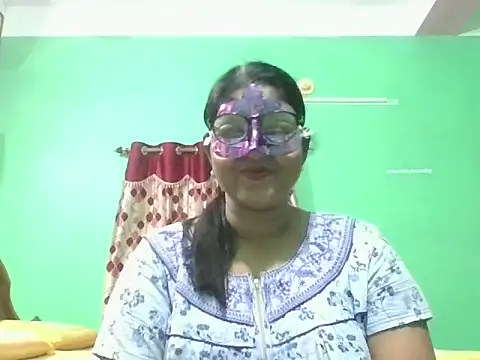 Snapshot of Kavya17 chatting on June 18, 1:15 pm Kavya17 online show from June 18, 1:15 pm