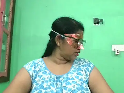 Snapshot of Kavya17 chatting on July 2, 1:50 pm Kavya17 online show from July 2, 1:50 pm