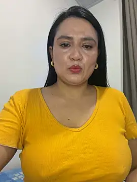 Snapshot of rousee69_ chatting on May 27, 12:07 am rousee69 online show from May 27, 12:07 am