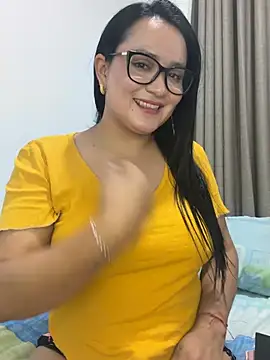 Snapshot of rousee69_ chatting on May 27, 2:52 am rousee69 online show from May 27, 2:52 am
