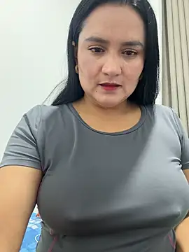 Snapshot of rousee69_ chatting on May 27, 11:02 pm rousee69 online show from May 27, 11:02 pm