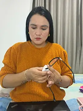 Snapshot of rousee69_ chatting on May 30, 11:57 pm rousee69 online show from May 30, 11:57 pm