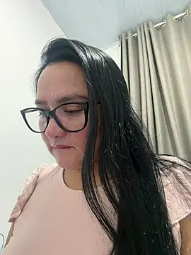 Snapshot of rousee69_ chatting on July 13, 5:54 am rousee69 online show from July 13, 5:54 am