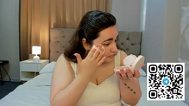 Snapshot of Ayleen_Gece chatting on June 1, 3:08 am Ayleen Gece online show from June 1, 3:08 am