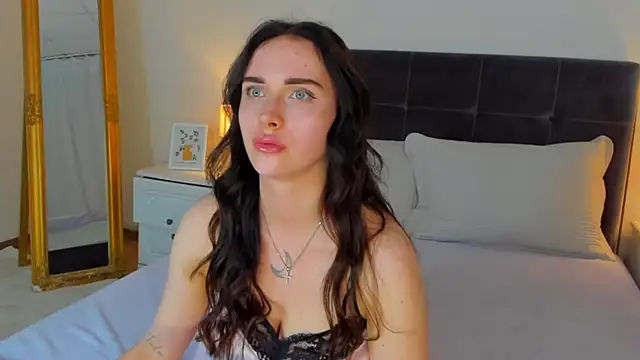 KellyWhites online show from June 13, 5:16 am