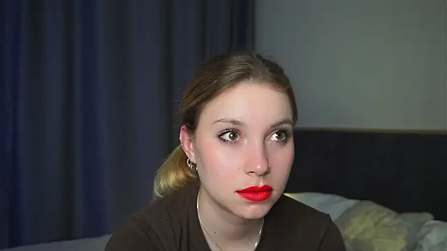 Sairallyn online show from May 18, 7:52 pm