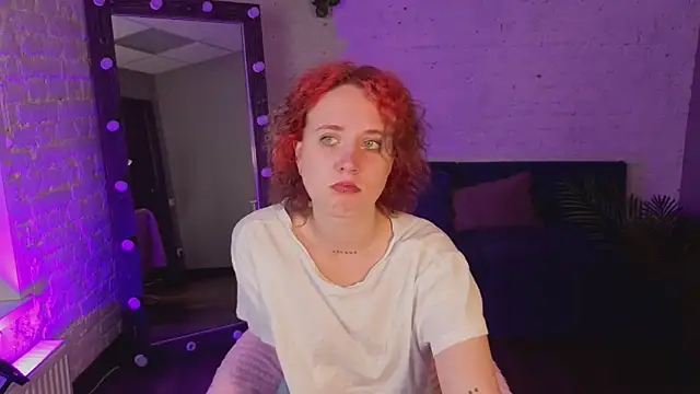 Snapshot of ScarlettSparkss chatting on June 17, 5:32 am ScarlettSparkss online show from June 17, 5:32 am