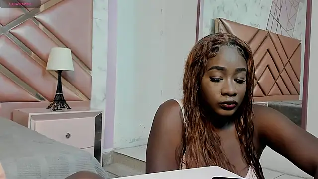 Snapshot of SophiaScottX chatting on May 21, 11:39 am SophiaScottX online show from May 21, 11:39 am