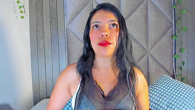 Snapshot of NinaSpicy__ chatting on May 30, 11:40 am NinaSpicy online show from May 30, 11:40 am