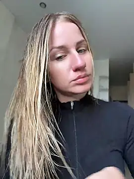 Snapshot of AnnaMist_ chatting on June 30, 8:15 am AnnaMist online show from June 30, 8:15 am