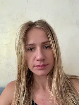 Snapshot of AnnaMist_ chatting on July 7, 1:04 pm AnnaMist online show from July 7, 1:04 pm