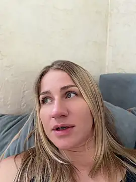 Snapshot of AnnaMist_ chatting on July 14, 12:00 pm AnnaMist online show from July 14, 12:00 pm