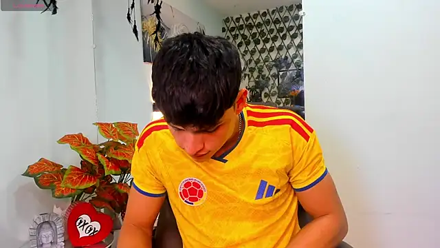 Snapshot of drago_ivan chatting on July 7, 12:20 pm drago ivan online show from July 7, 12:20 pm