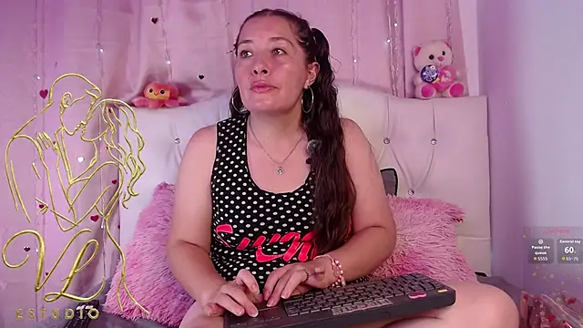Snapshot of BLONDIE_TATIS chatting on July 14, 5:18 pm BLONDIE TATIS online show from July 14, 5:18 pm