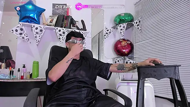 Snapshot of StefanoBigCock chatting on July 9, 1:48 pm StefanoBigCock online show from July 9, 1:48 pm