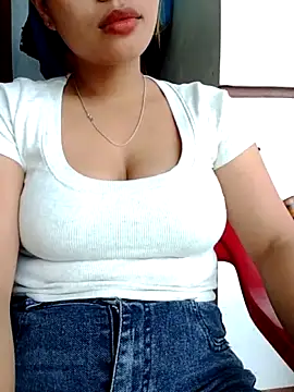 Snapshot of Mirra-a chatting on June 12, 2:21 am Mirra-a online show from June 12, 2:21 am