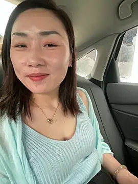 tan772294 online show from May 15, 1:56 am