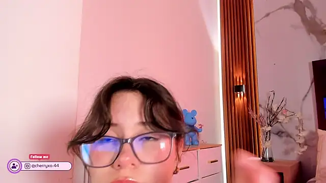 Snapshot of Cherryblossom18_ chatting on July 14, 2:05 am Cherryblossom18 online show from July 14, 2:05 am