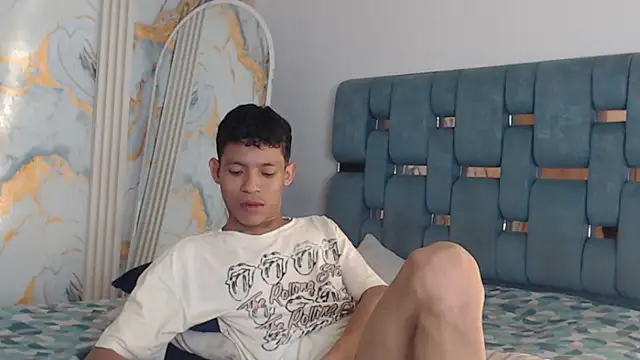 Snapshot of RONALDA_HOT26 chatting on June 20, 1:36 pm RONALDA HOT26 online show from June 20, 1:36 pm