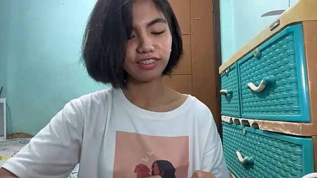 YukikoSchaefers online show from July 17, 3:13 am