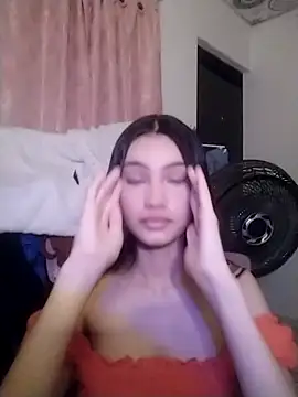 Snapshot of _BellaCute_ chatting on July 9, 5:55 am BellaCute online show from July 9, 5:55 am