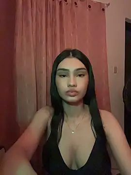 Snapshot of _BellaCute_ chatting on July 24, 4:21 am BellaCute online show from July 24, 4:21 am
