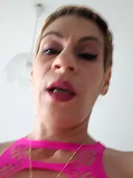 Snapshot of KittyDesiree chatting on July 19, 4:22 pm KittyDesiree online show from July 19, 4:22 pm