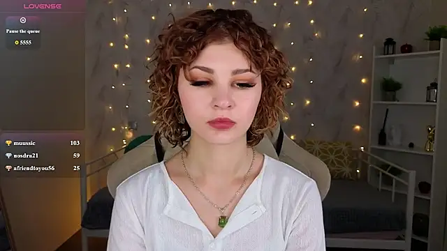 Snapshot of Kira__Fluffy chatting on July 7, 7:23 am Kira Fluffy online show from July 7, 7:23 am