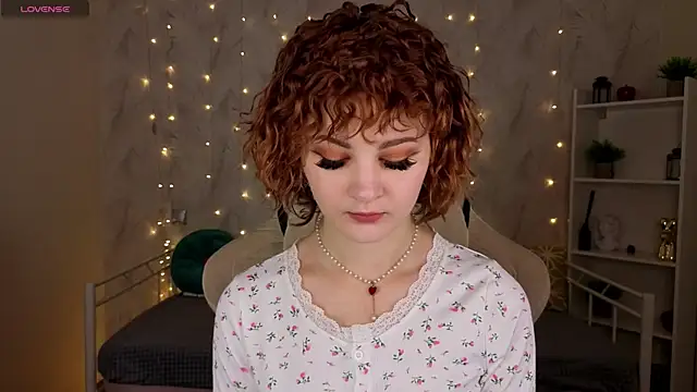 Snapshot of Kira__Fluffy chatting on July 22, 12:02 am Kira Fluffy online show from July 22, 12:02 am