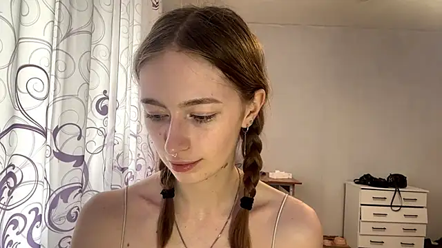 BrianneFarabee online show from June 4, 11:16 am