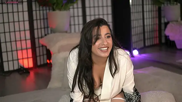Snapshot of AliceVergara chatting on May 29, 6:28 pm AliceVergara online show from May 29, 6:28 pm