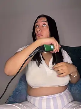 Vyolet  online show from May 31, 1:03 am