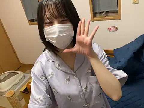 Snapshot of miniminimo_o chatting on May 22, 11:38 am miniminimo o online show from May 22, 11:38 am